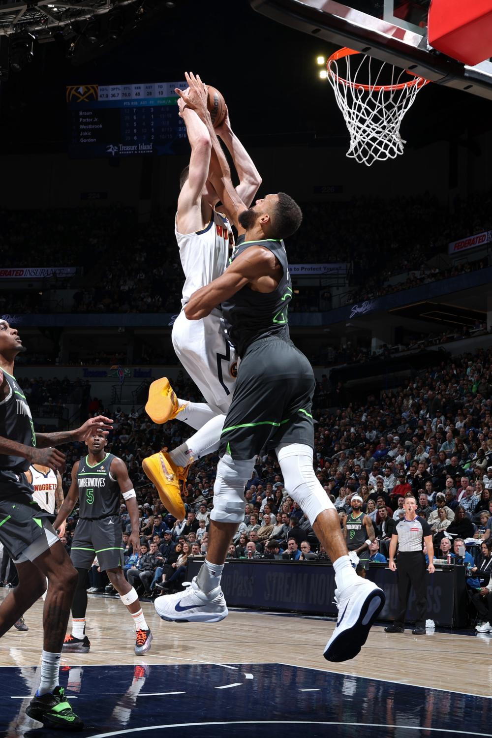 梁景鑫的比 梁景鑫的比