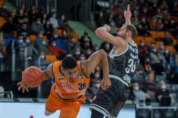 稳定防守的 稳定防守的